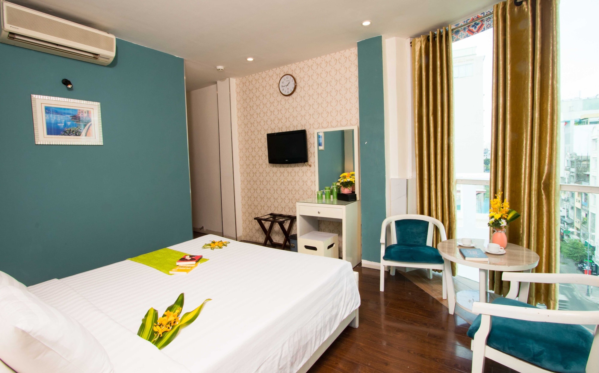 JUNIOR SUITE