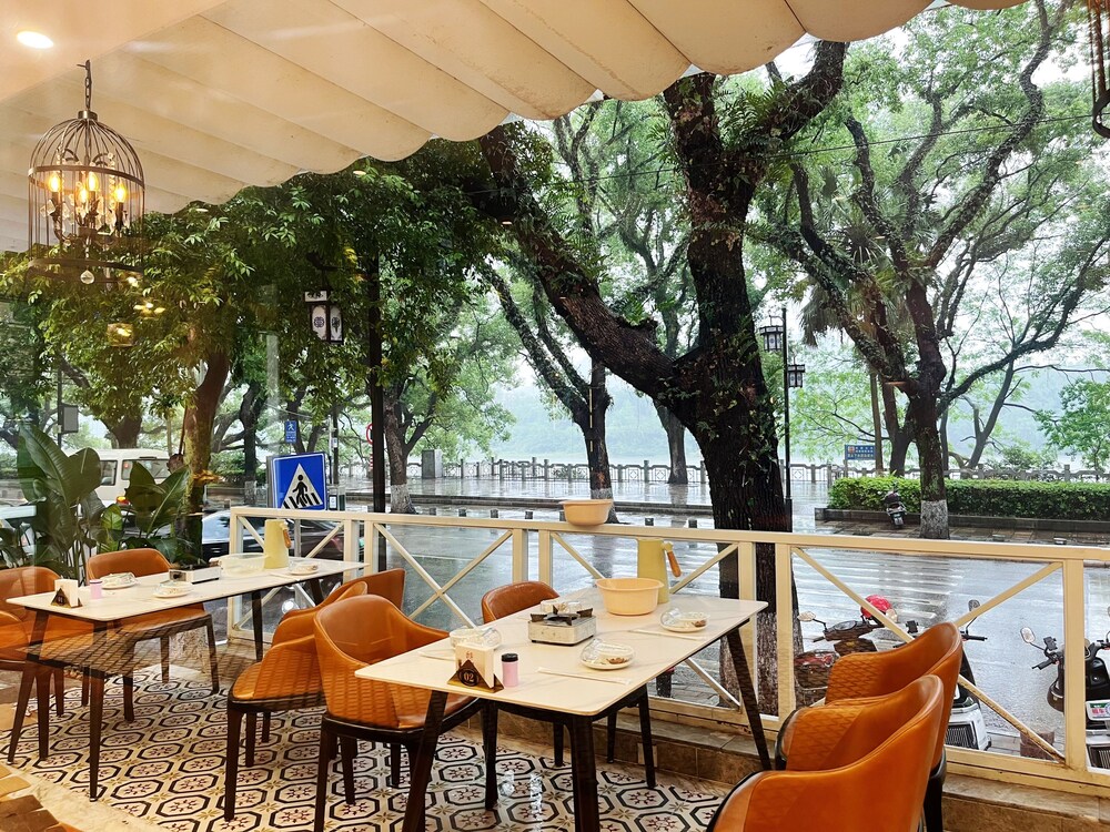 Guilin O-LIVE Social Hotel 35/50