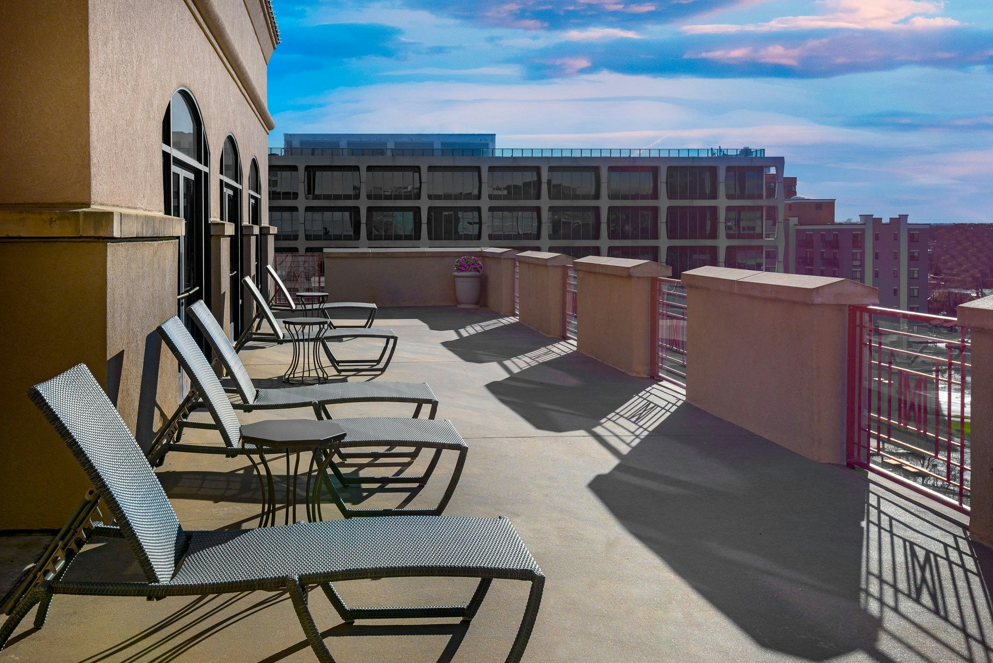 Hampton Inn & Suites Kansas City-Country Club Plaza 32/57