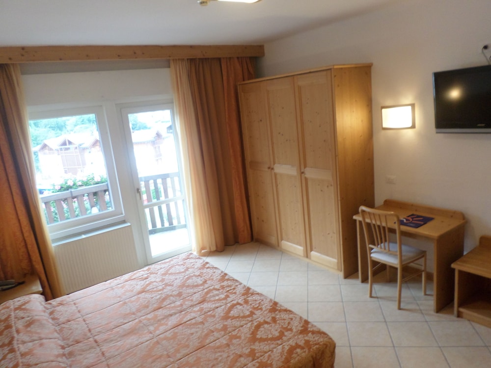 Hotel Andalo 8/25