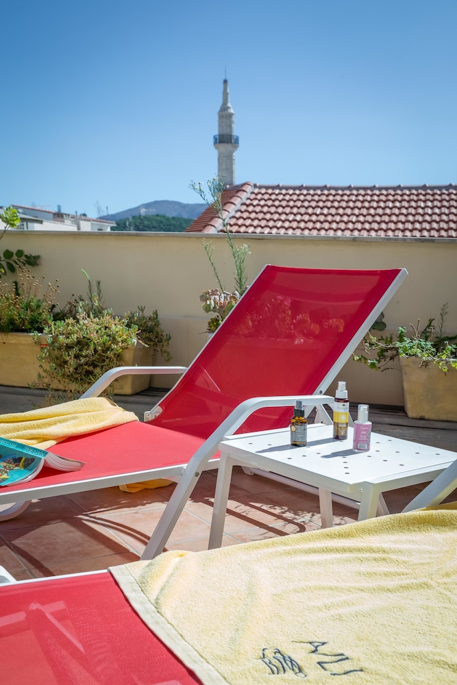 Avli Lounge Apartments 29/75
