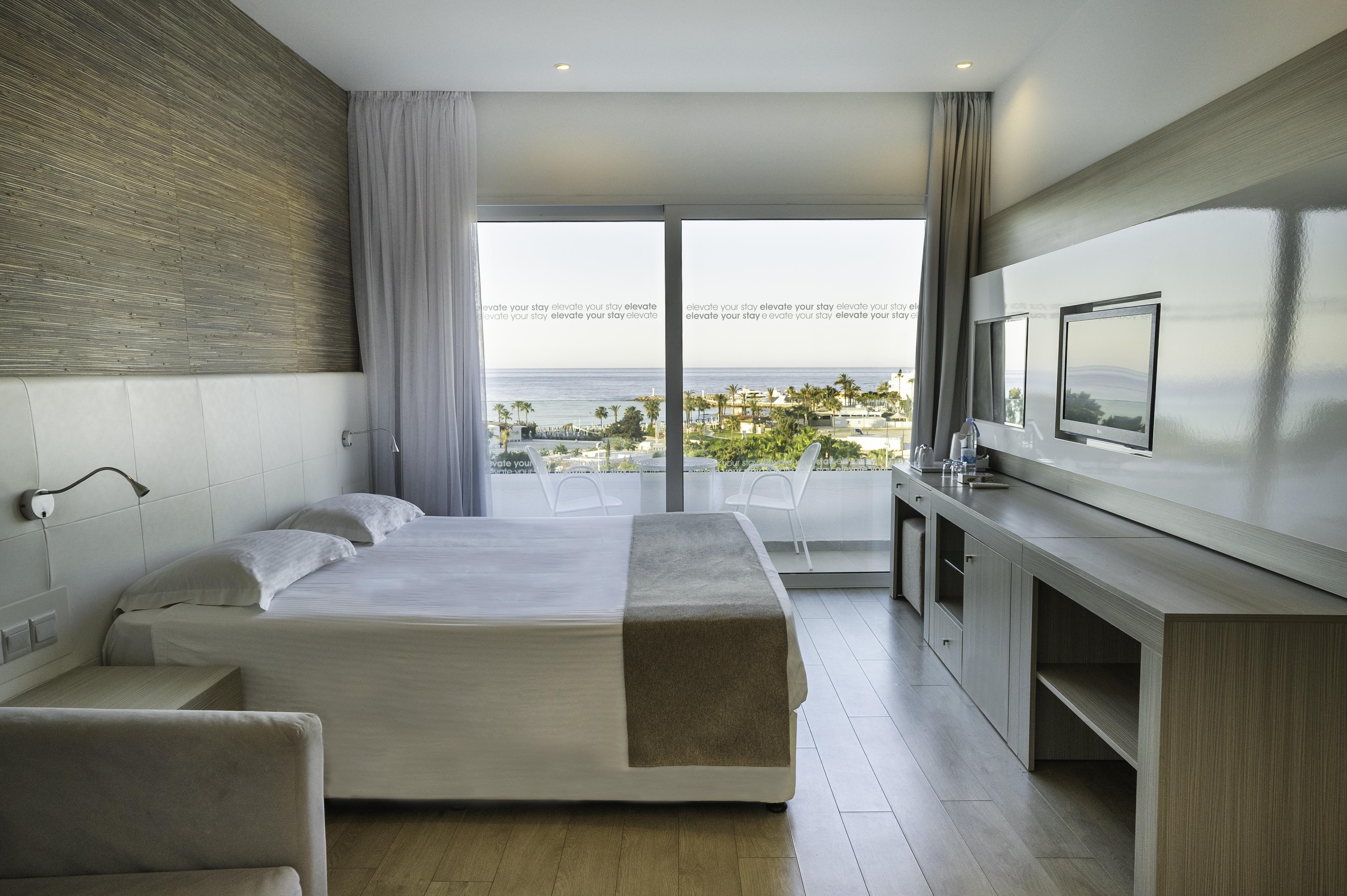 Standard, Side Sea View, Balcony or Terrace