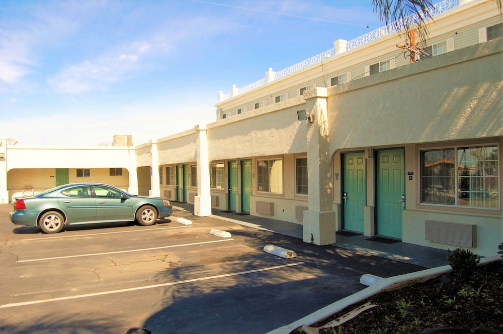 Travelodge By Wyndham Los Banos CA 8/26