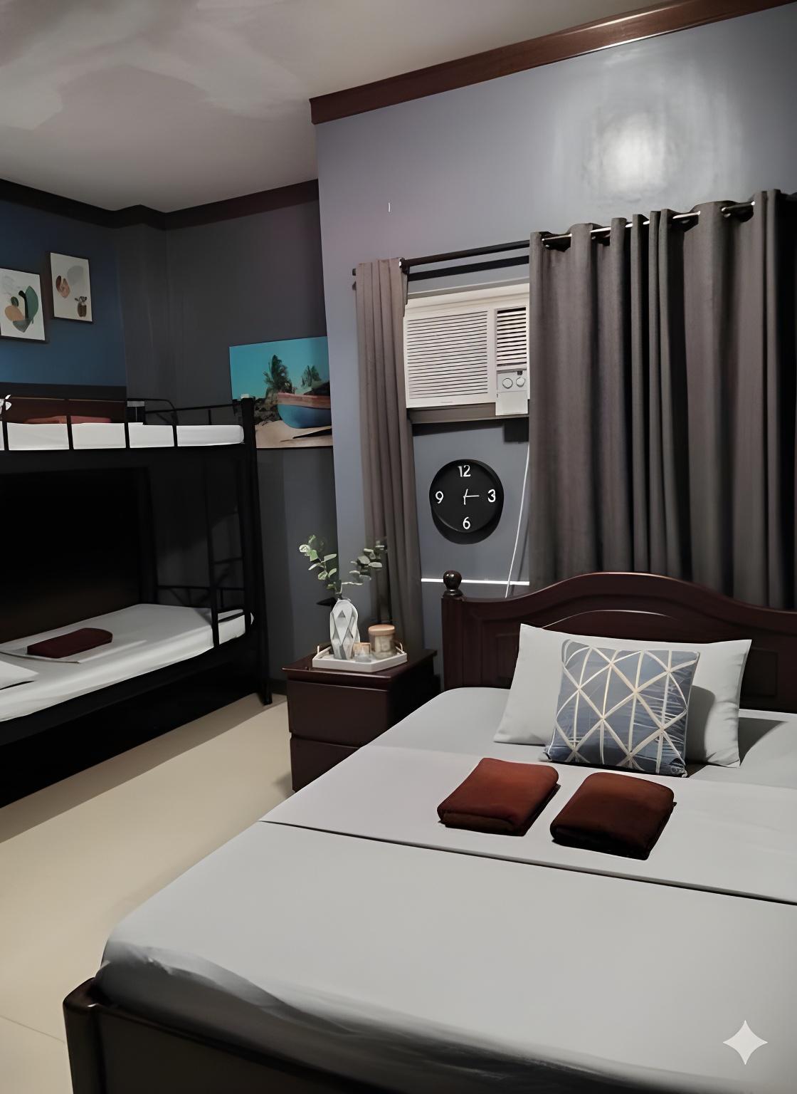 Room, Quadruple, Queen Bed