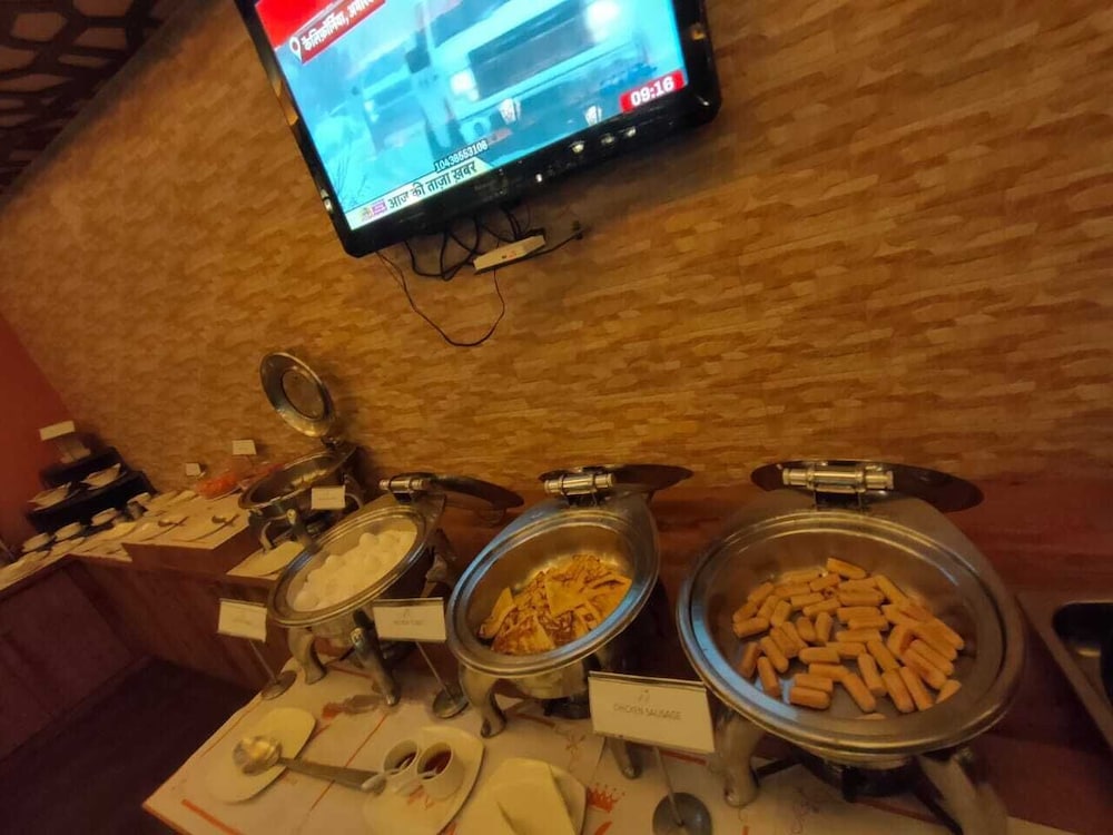 HOTEL AVN GRAND 8/20