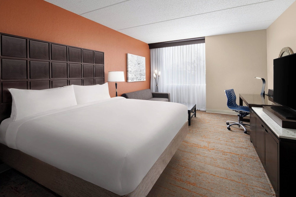 Room at Renaissance Indianapolis North Hotel, CARMEL - IN