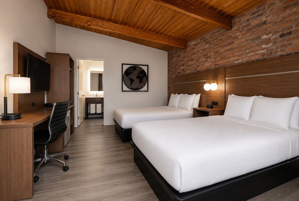 غرفة ديلوكس بسريرين كوين، Ramada by Wyndham 1000 Islands/Gananoque 4/10