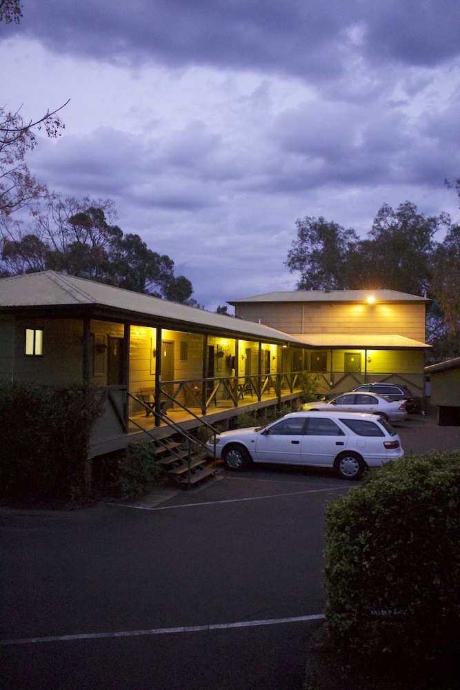 LAKE FORBES MOTEL 2/44