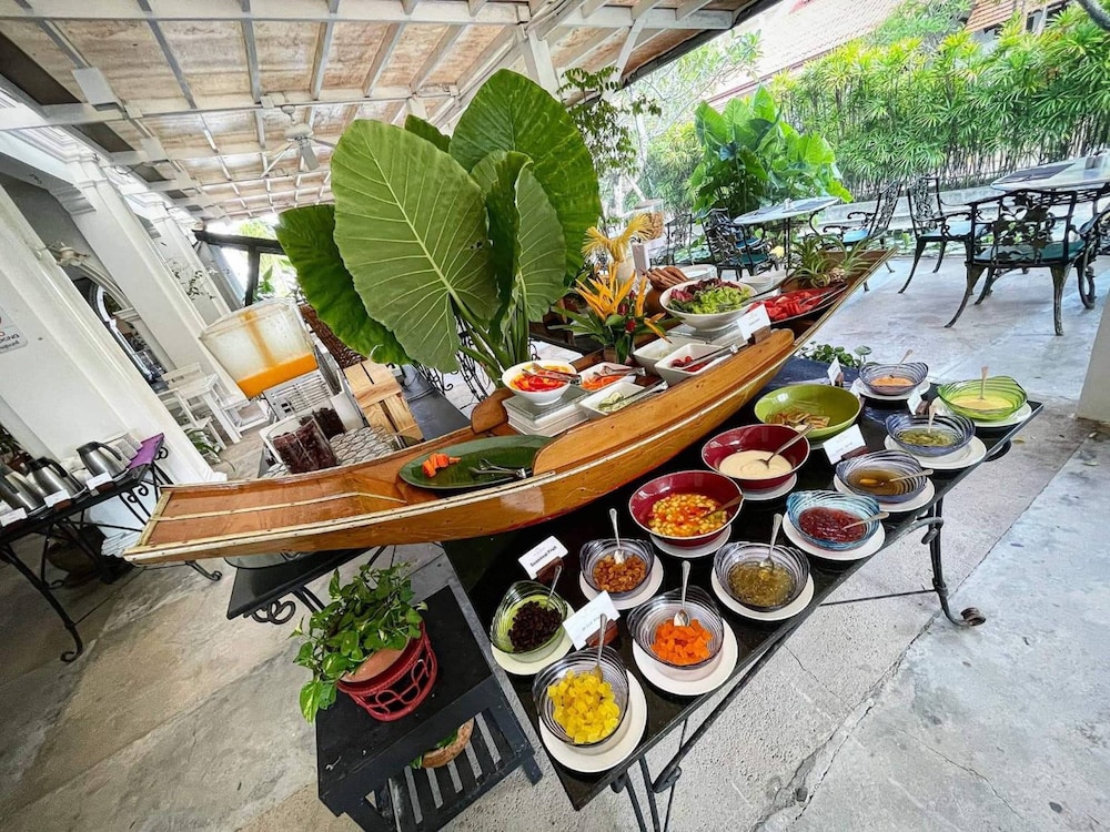 The Old Phuket Karon Beach Resort 72/85