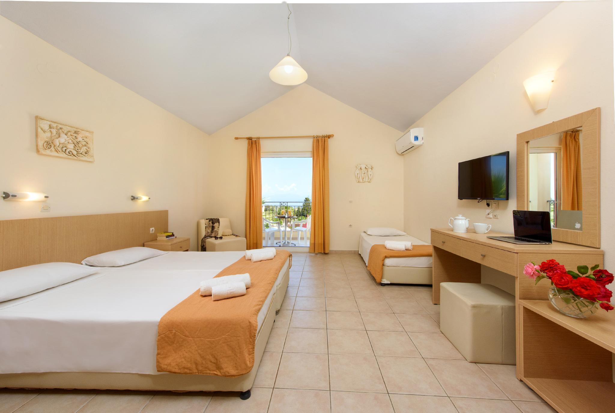 Superior, Pool or Sea View