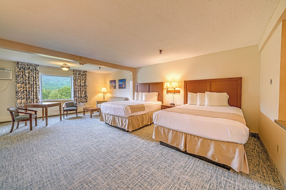 Town and Country Inn and Resort 14/50