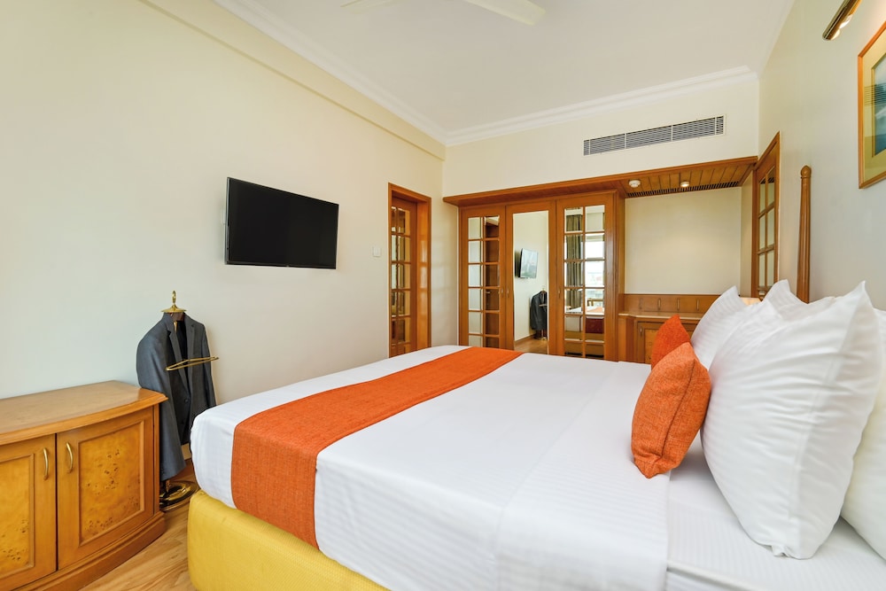 SUITE, KING BED, SEA VIEW