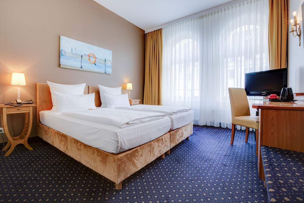 Hotel Furst Bismarck 21/43