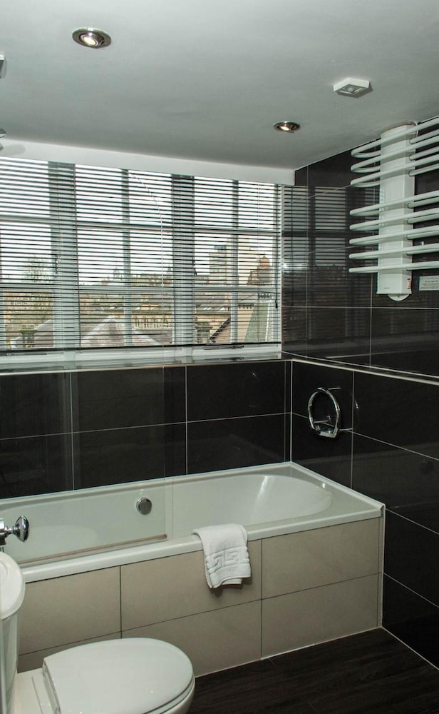 The Studley Hotel 48/50