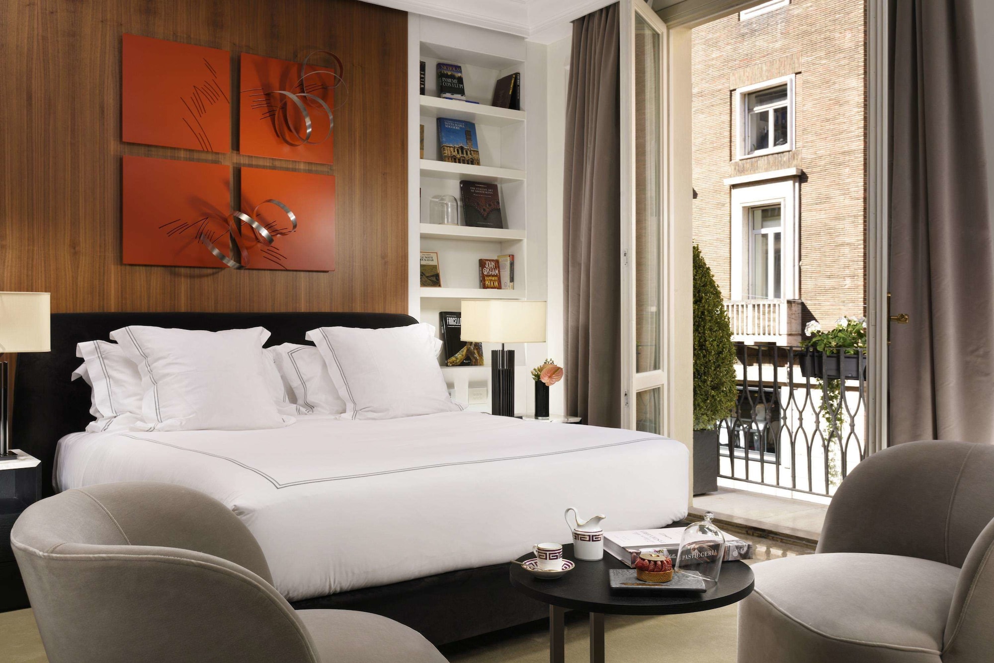 Suite, Balcony
