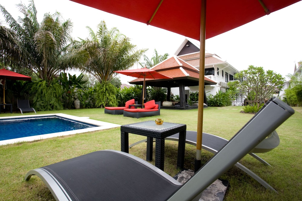 PALM GROVE RESORT 33/42