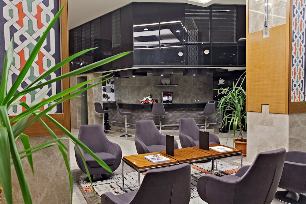 Selcuk Hotel Sems I Tebrizi 80/93