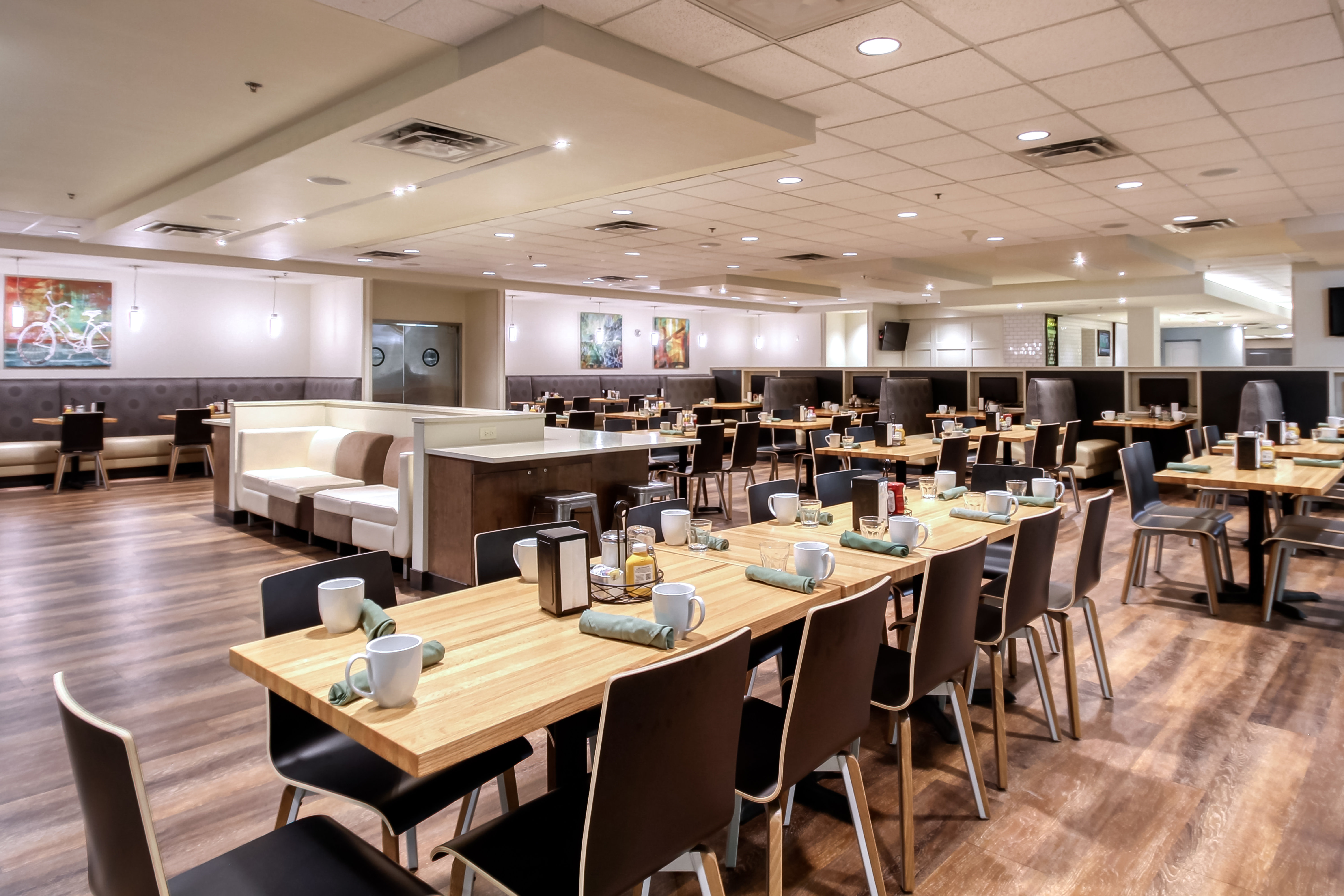 Holiday Inn Hotel Suites Atlanta Airport North 15/42