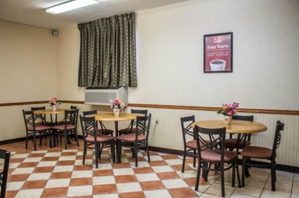 Econo Lodge Kent - Akron West 28/37