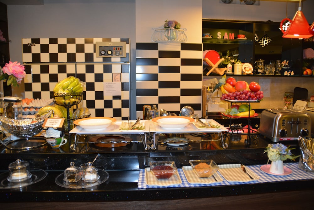 FunStay Inn Guesthouse 30/50