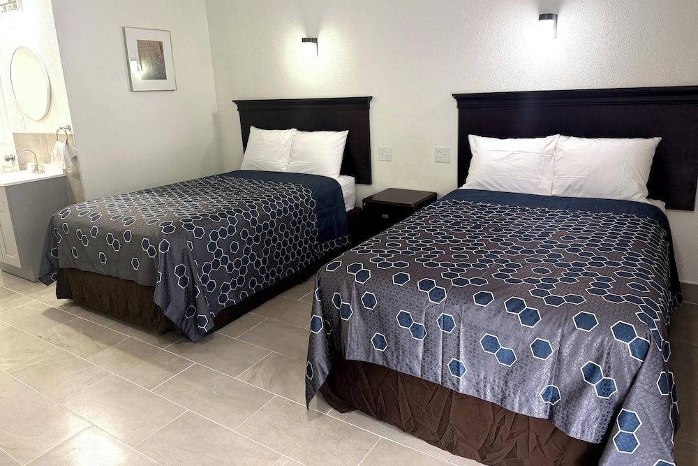 2 Full Beds Non-Smoking
