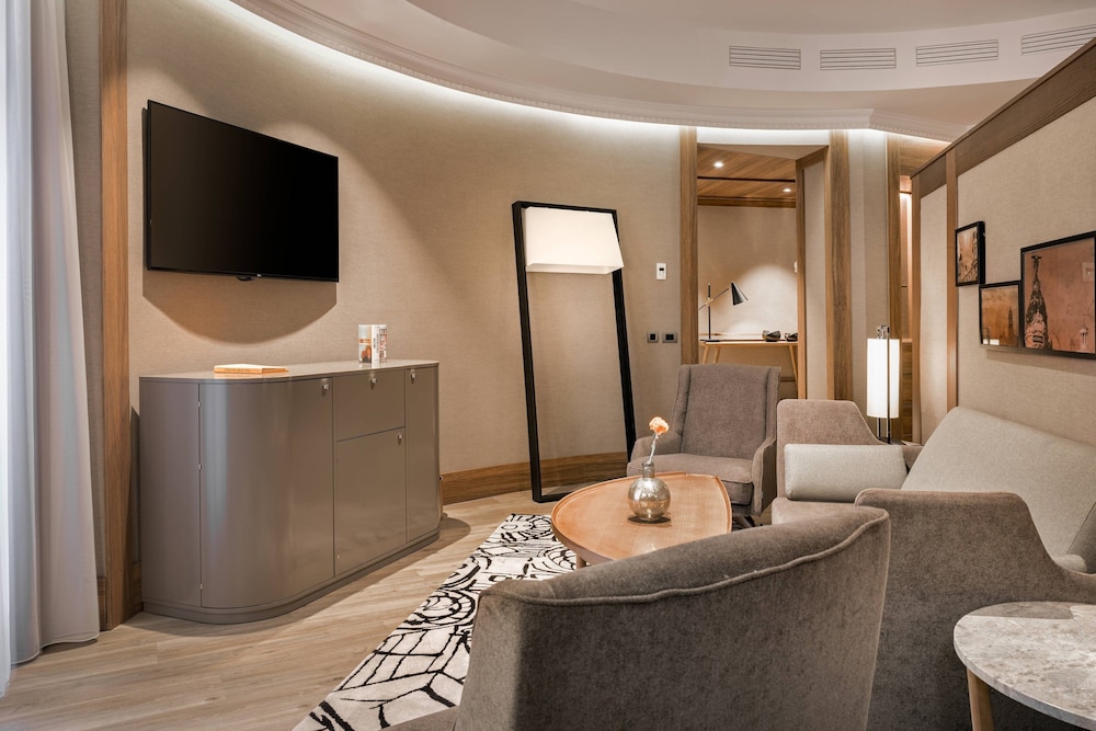 Circulo Gran Via Hotel Autograph Collection Adults Only 40/52