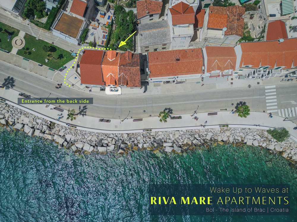 Luxury Seaside Apartments 41/50