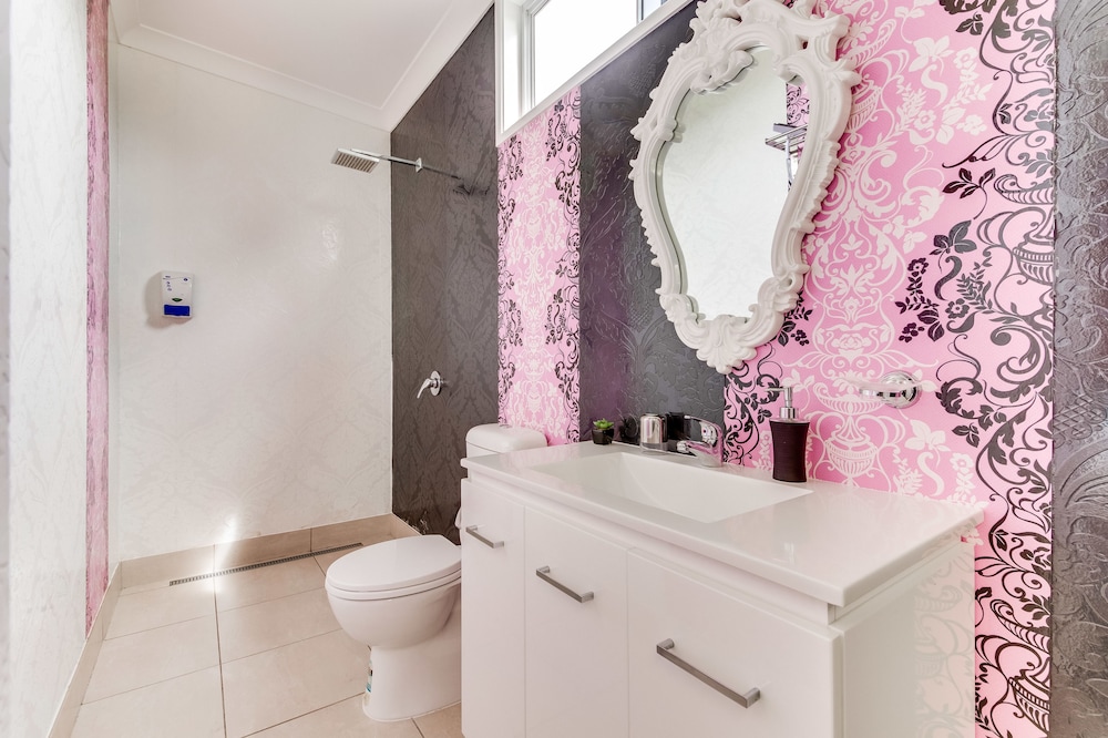 Coral Inn Yeppoon 64/67