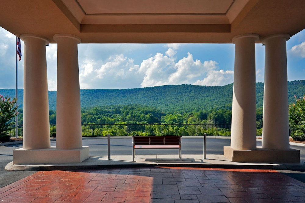 Holiday Inn Express Hotel Suites Harriman 11/53