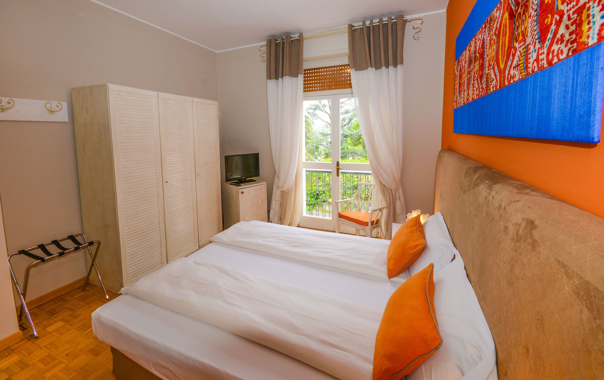 STANDARD, DOUBLE OR TWIN BED