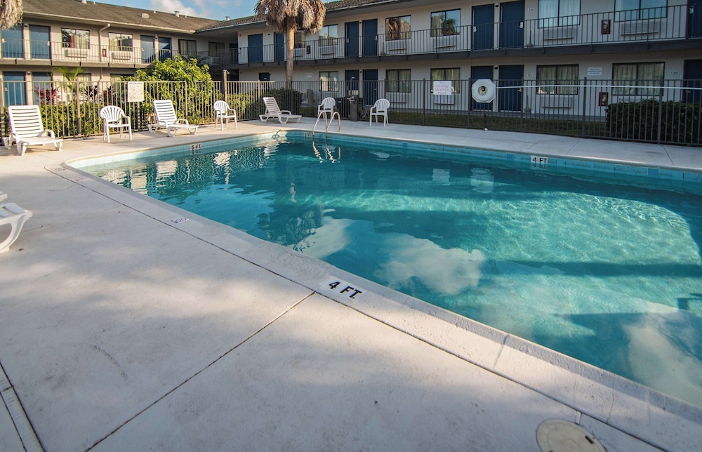 Motel6 Ft. Pierce, FL 36/60