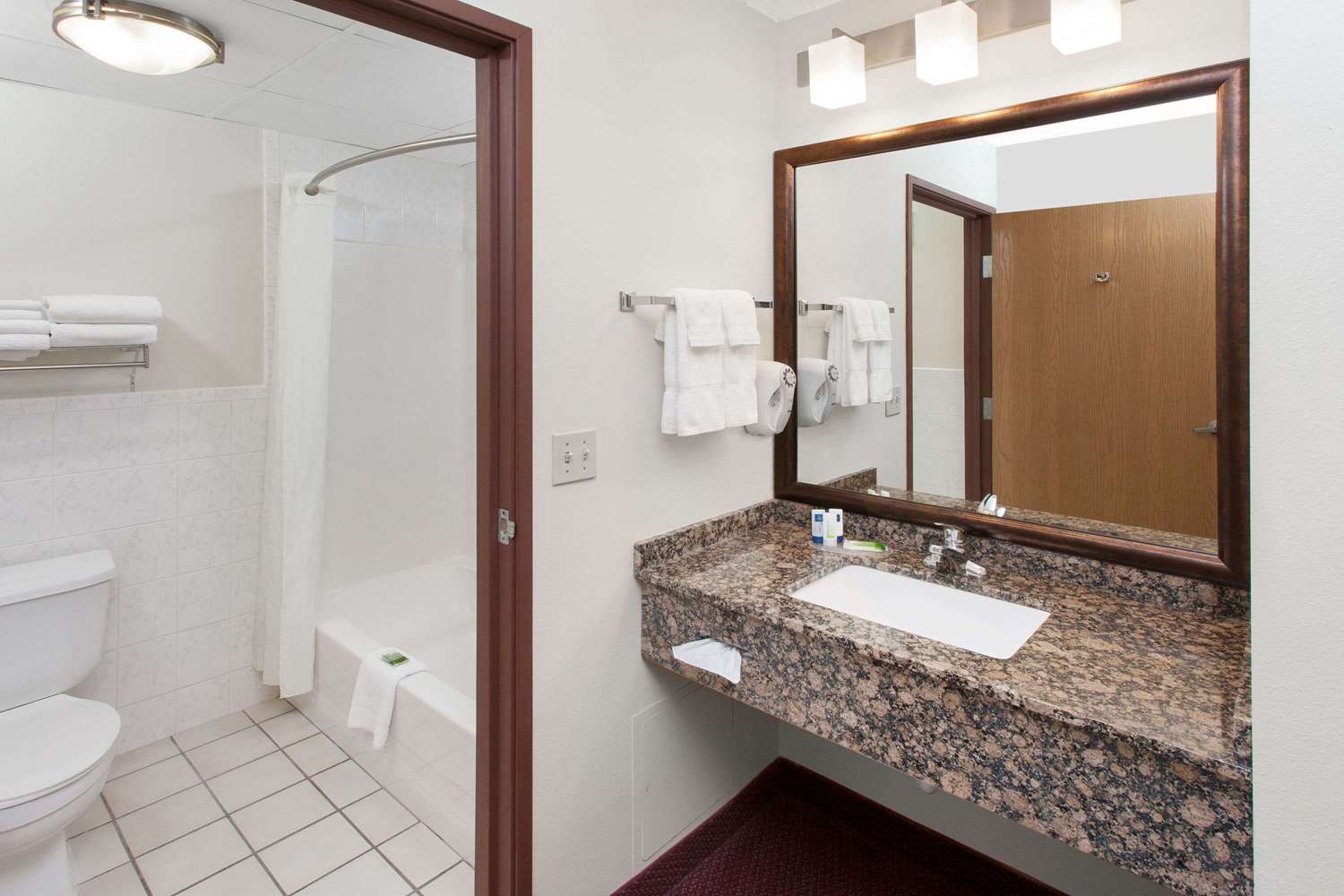 Americinn By Wyndham Iowa Falls 18/18