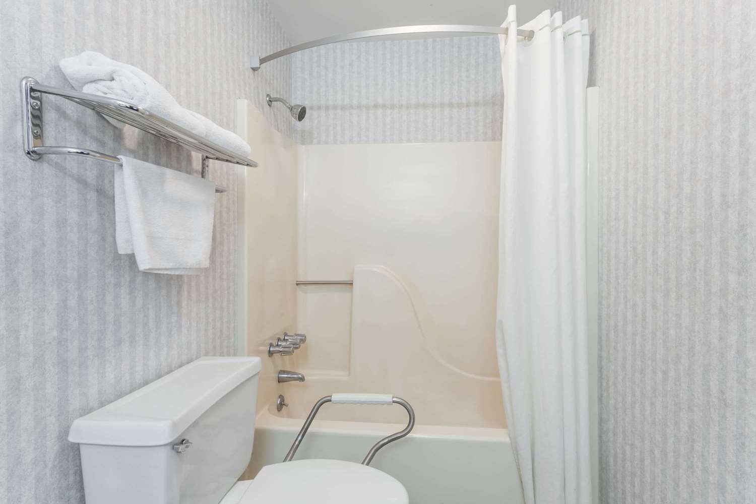 Super 8 by Wyndham Columbia SC / Ft. Jackson 14/14