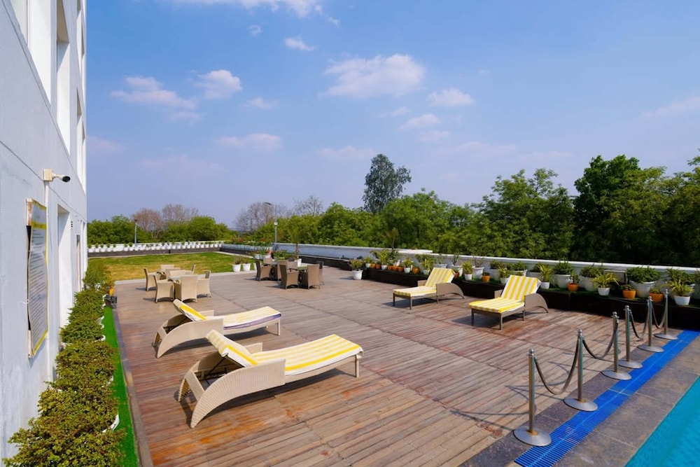 Gurmon Hotels Sohna Road Gurugram a Member of Radisson Individuals 51/75