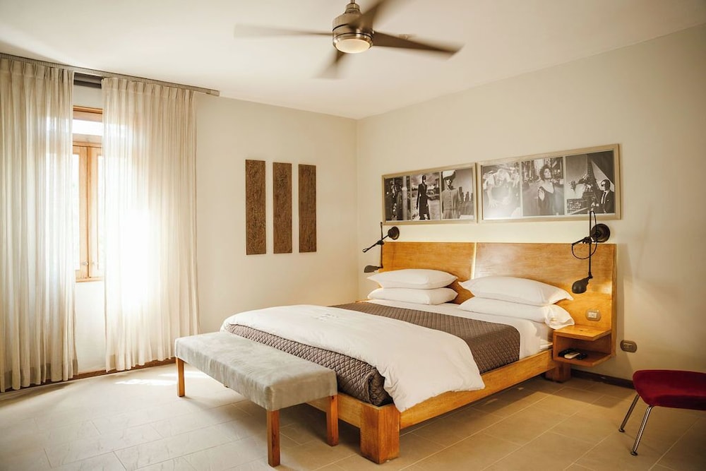 Billini Hotel 25/75