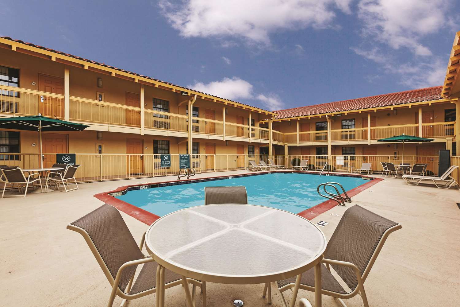 La Quinta Inn by Wyndham Midland 32/35