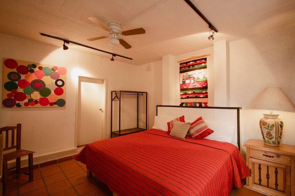 1 BEDROOM, EXCLUSIVE, SUITE, KING BED, CITY VIEW, HOT TUB