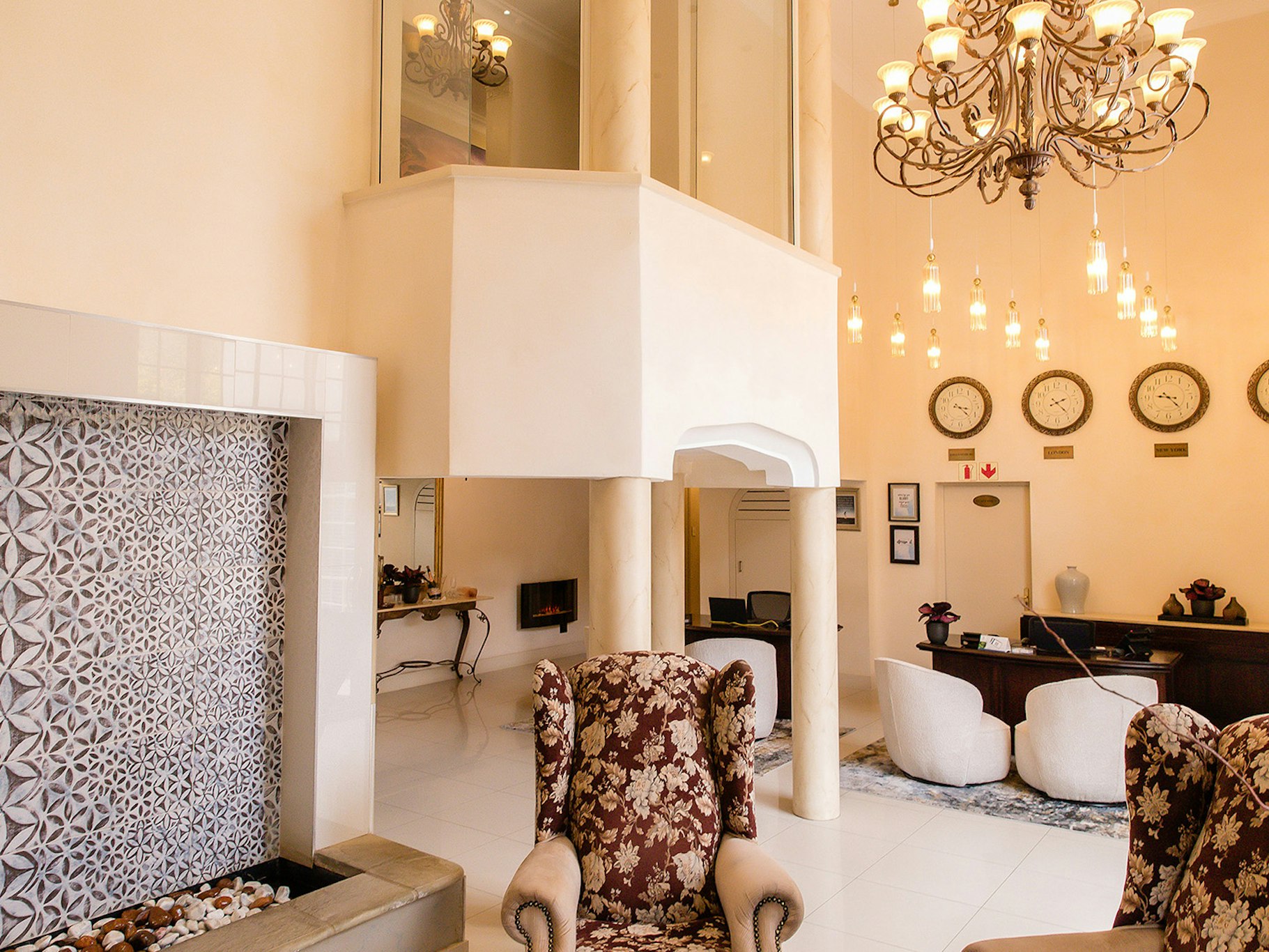 10 2nd Avenue Boutique Hotel 12/56