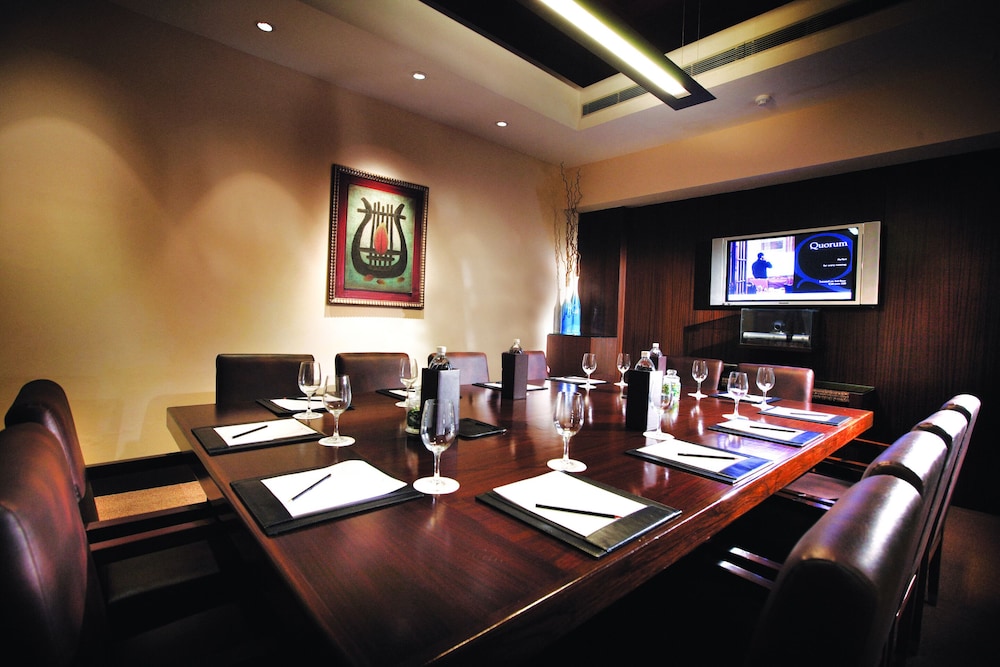 The Lalit New Delhi 58/63