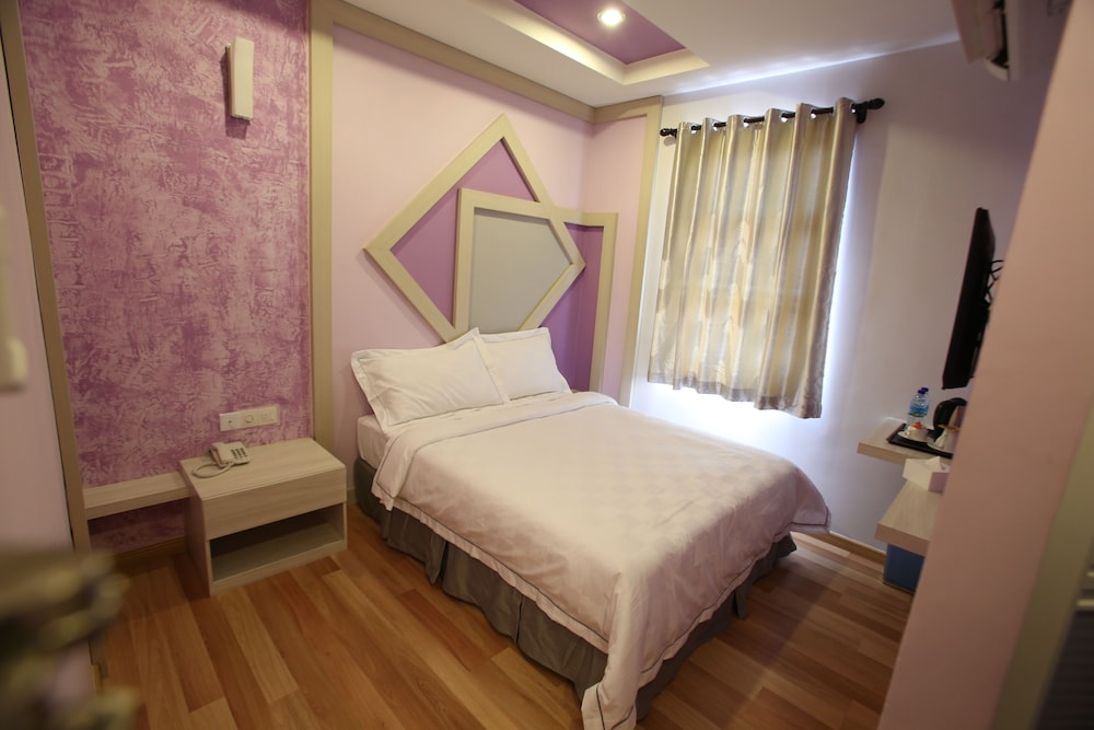 Sunshine Inn Plus 13/50