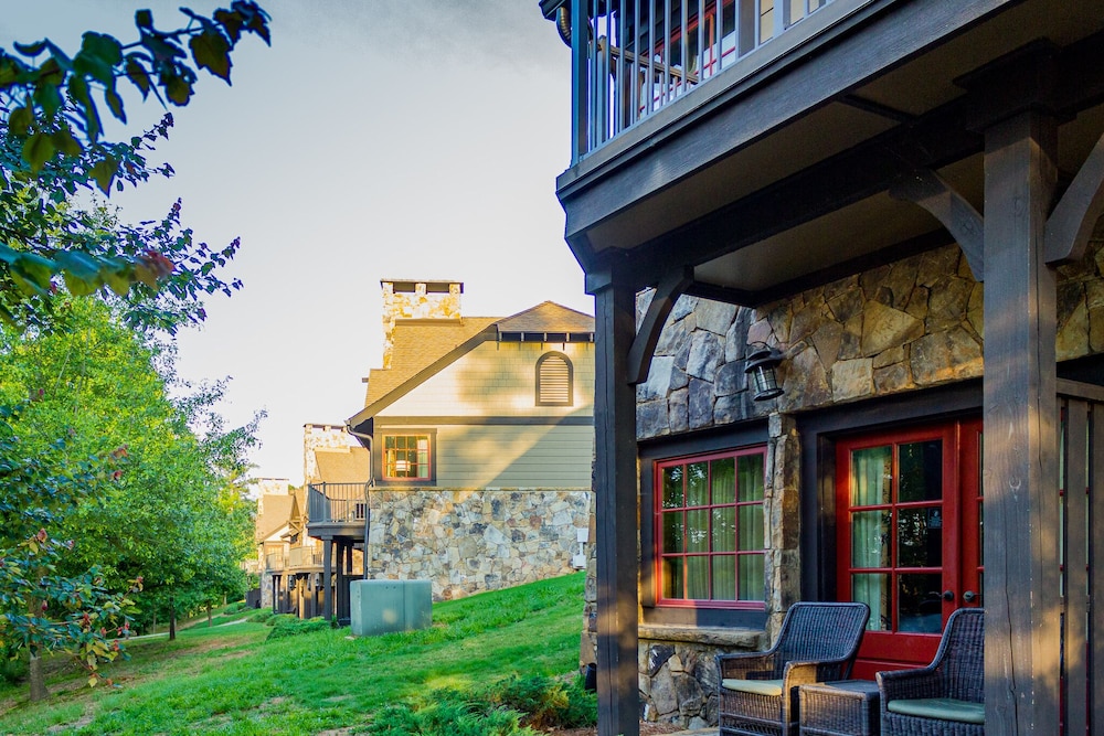 Lanier Islands Legacy Lodge 6/42