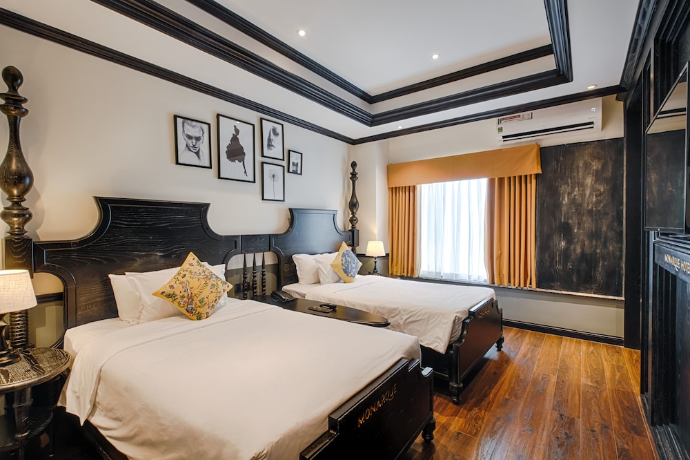 Monarque Hotel 15/50