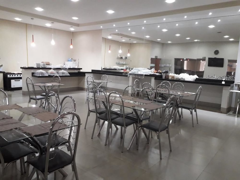 Emmis Park Hotel 37/47