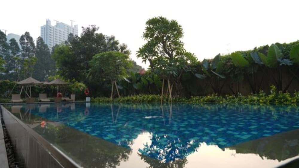 Veranda Serviced Residence @ Puri 7/74
