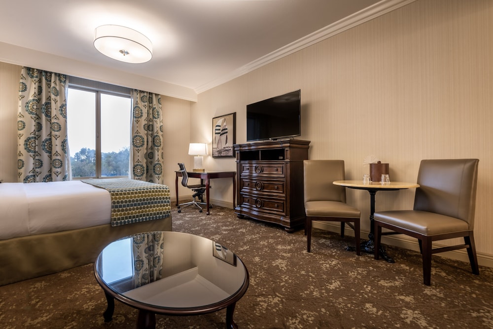 Ayres Hotel Seal Beach 17/36