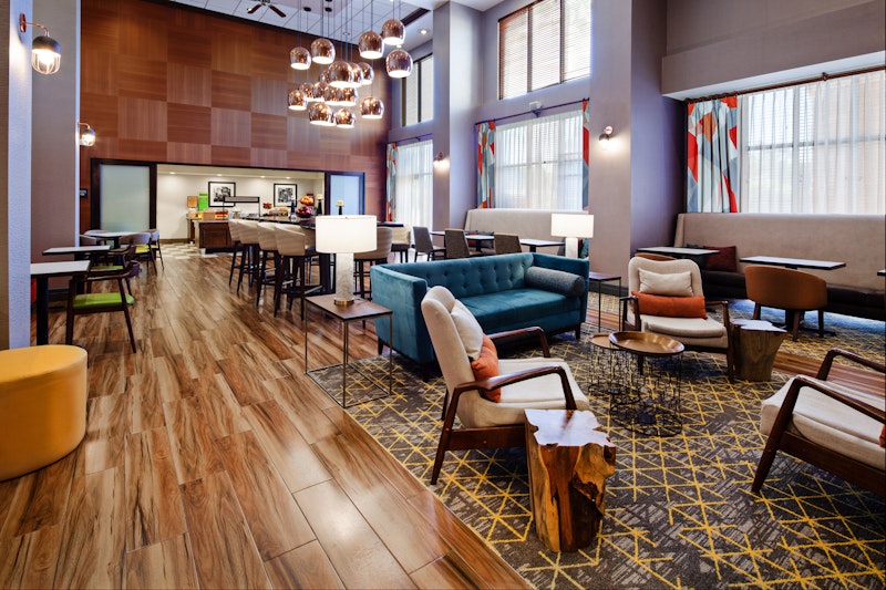 Hampton Inn & Suites Chino Hills 25/34