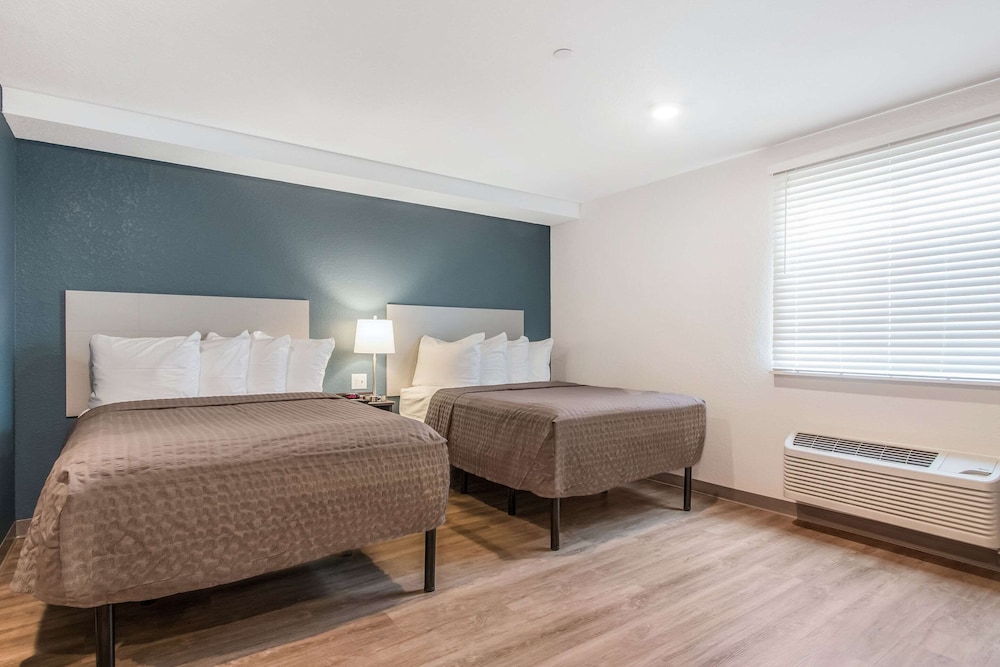 WoodSpring Suites Doral Miami Airport 36/51