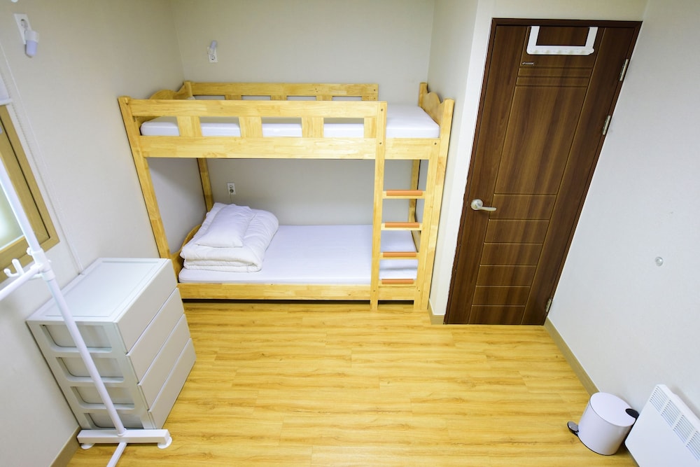 Ganderak Guesthouse - Hostel 50/50
