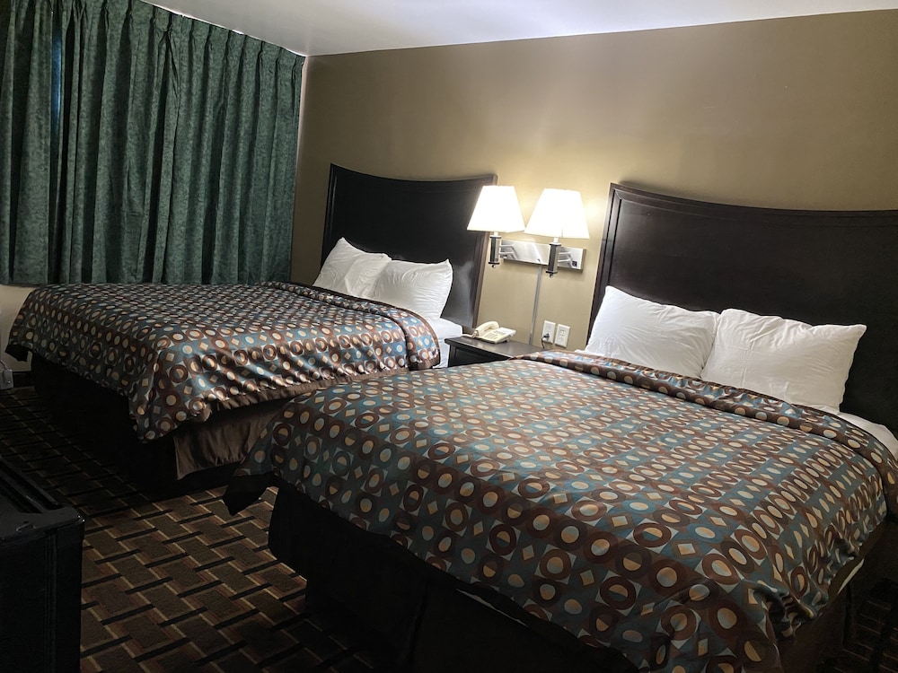 Executive Inn Chillicothe (ex Rodeway Inn) 8/25