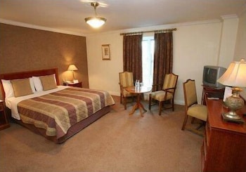 Bracken Court Hotel 15/60